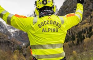 Travolto da un albero mentre taglia la legna, morto un 52enne