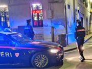 Ubriaco agita il cane contro i carabinieri: militare morso al polso
