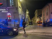 Manerbio, aggredisce con una bottiglia rotta, arrestato 22enne