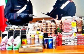 2mila euro di merce nel bagagliaio ma la provenienza è ignota