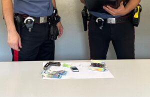 Beccato di notte a vendere cocaina in strada: scatta l’arresto