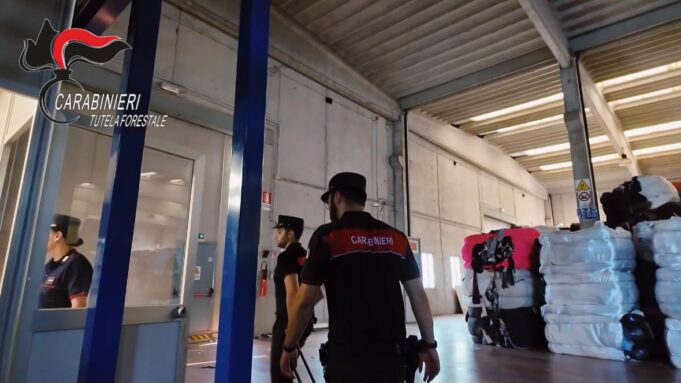 CARABINIERI AZIENDA TESSILE