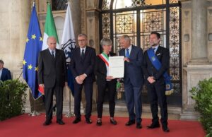 2 Giugno, il lungo applauso al Commendatore Spina