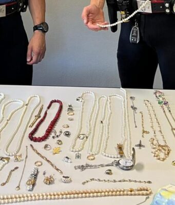 Finto carabiniere deruba un pensionato, arrestato 19enne