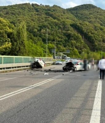 Frontale a Iseo, muoiono sul colpo due ragazze di 23 e 14 anni