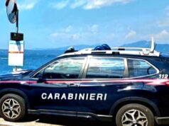 Ragazza derubata e spintonata in un locale di Manerba del Garda