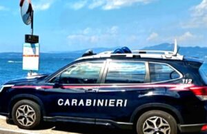 Ragazza derubata e spintonata in un locale di Manerba del Garda