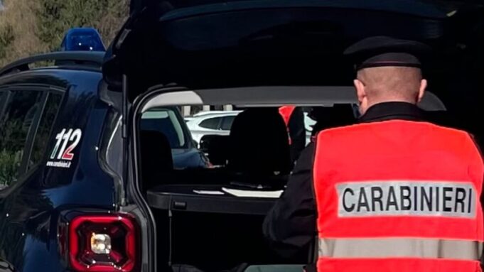Ruba 140 chili di ottone dall’azienda fermato prima della fuga