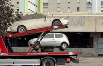 Torre Cimabue, degrado nel garage: rimossi 25 veicoli abbandonati