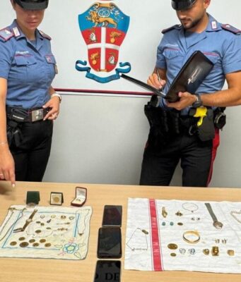 Anziana truffata da finti carabinieri, recuperati oro e denaro