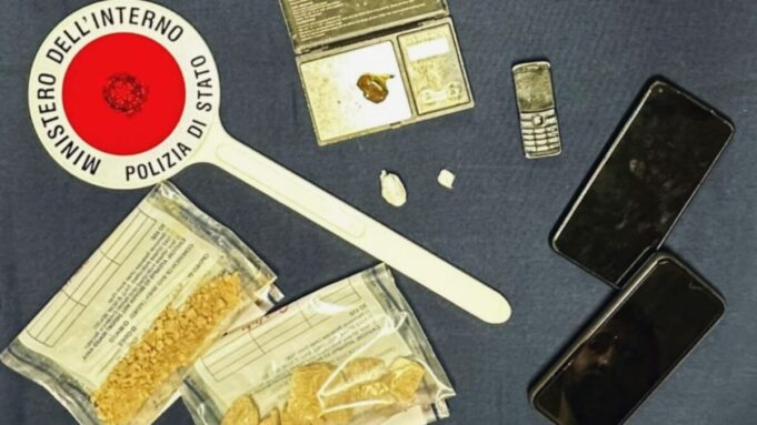 Eroina, cocaina e hashish in casa arrestato pusher bresciano