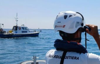 Giovane disperso nel Garda: si cerca con sonar e sommozzatori