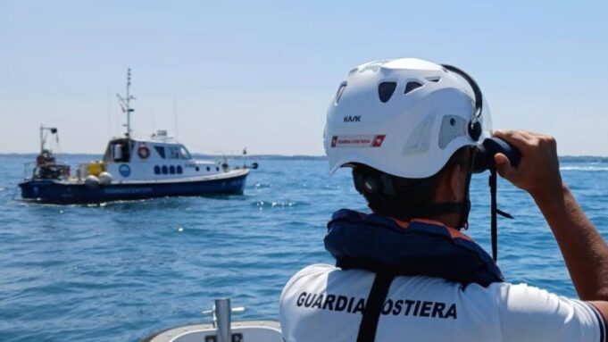 Giovane disperso nel Garda si cerca con sonar e sommozzatori
