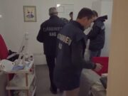 Neonato circonciso in cucina rimane ferito, denunciato il medico