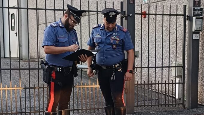 marcheno carabinieri aggresione azienda