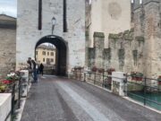 Saldi estivi, boom nei centri storici: Sirmione vola, Brescia arretra