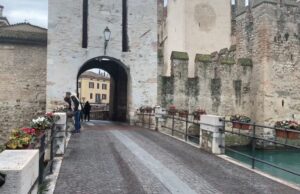 Saldi estivi, boom nei centri storici: Sirmione vola, Brescia arretra