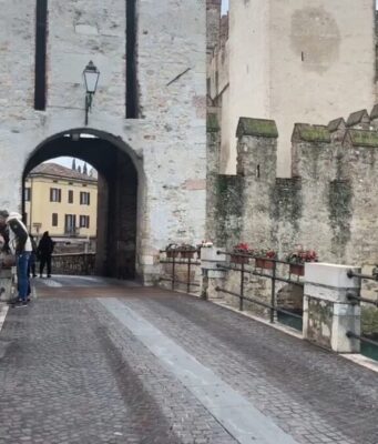 Saldi estivi, boom nei centri storici: Sirmione vola, Brescia arretra