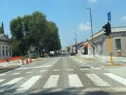 Il nuovo volto di via Milano “sbuca” tra chiusure e disagi quotidiani