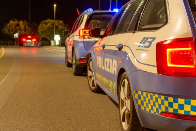 polizia auto strada